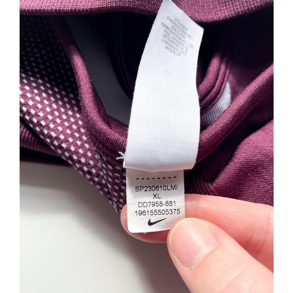 Girl's Nike Maroon Sports Bra Size Youth XL - Picture 4 of 5
